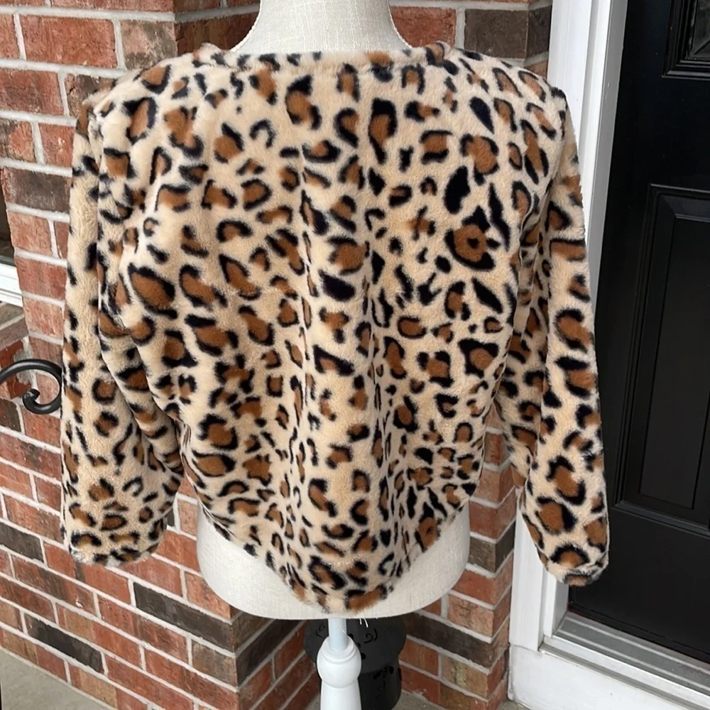 Calvin Klein Leopard faux‎ Fur Cropped Jacket - Picture 4 of 6